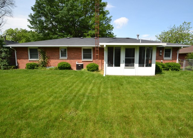 1312 North Greenbriar Road Muncie, IN 47304 - Photo 2 of 16 Gallery Image 2
