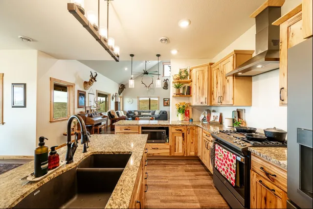 $1,999,000 | 144 Oleo Acres Road, Moorcroft, WY 82721