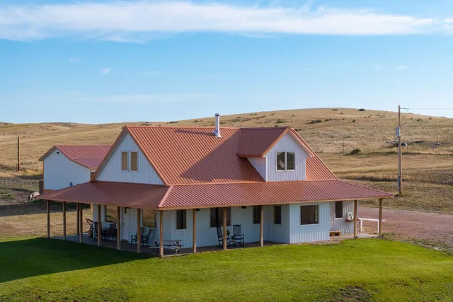 $1,999,000 | 144 Oleo Acres Road, Moorcroft, WY 82721