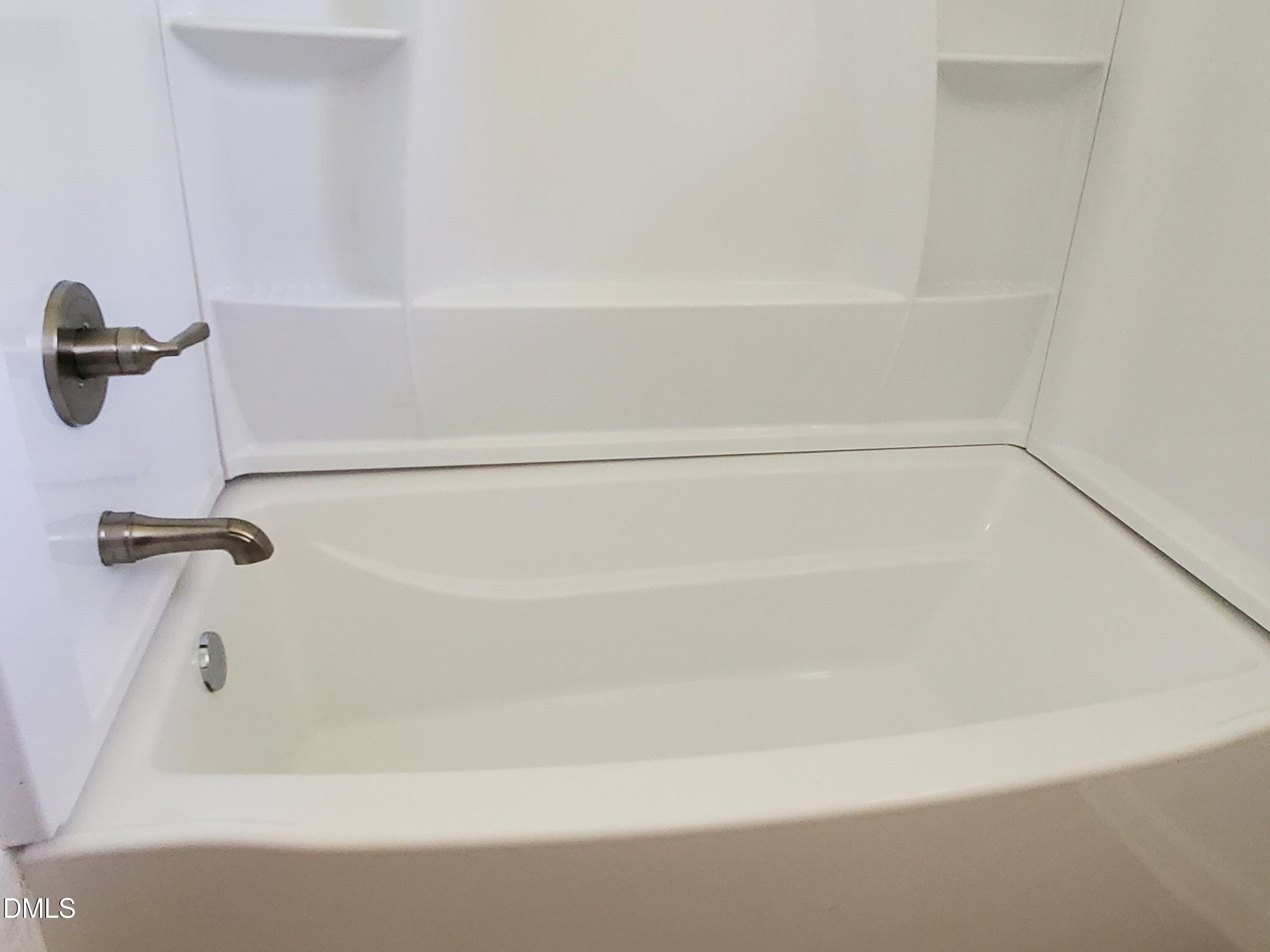424 Como Drive Raleigh, NC 27610 - Photo 9 of 15 Bathroom Tub-shower
