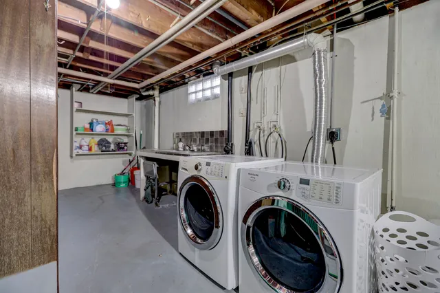 $320,000 | 1010 Heyrman Street, Green Bay, WI 54302