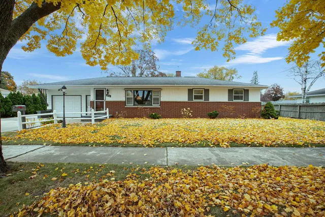 $320,000 | 1010 Heyrman Street, Green Bay, WI 54302