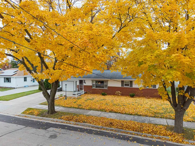 $320,000 | 1010 Heyrman Street, Green Bay, WI 54302