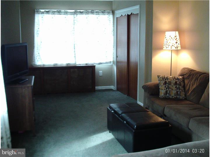 77 South Sproul Road Broomall, PA 19008 - Photo 4 of 21 Living Room