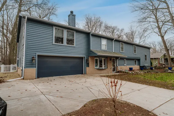 $627,000 | 727 East Madison Street, Oconomowoc, WI 53066