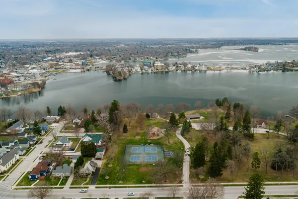 $629,000 | 727 East Madison Street, Oconomowoc, WI 53066