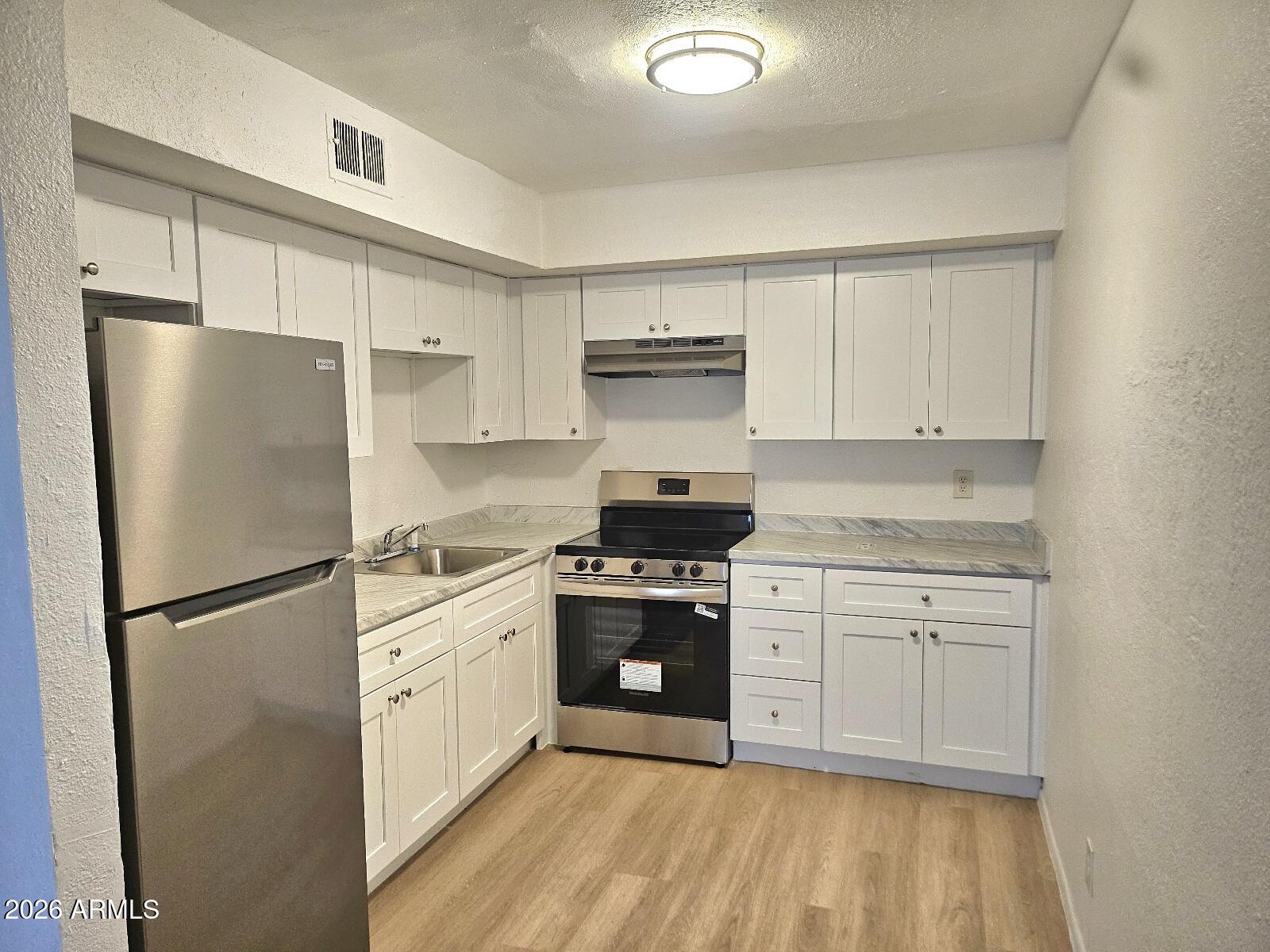 510 East Hatcher Road, Unit OFC Phoenix, AZ 85020 - Photo 15 of 47 Unit 201 Interior