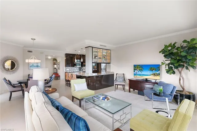 $1,200,000 | 7008 Pelican Bay Boulevard, Unit H304, Naples, FL 34108