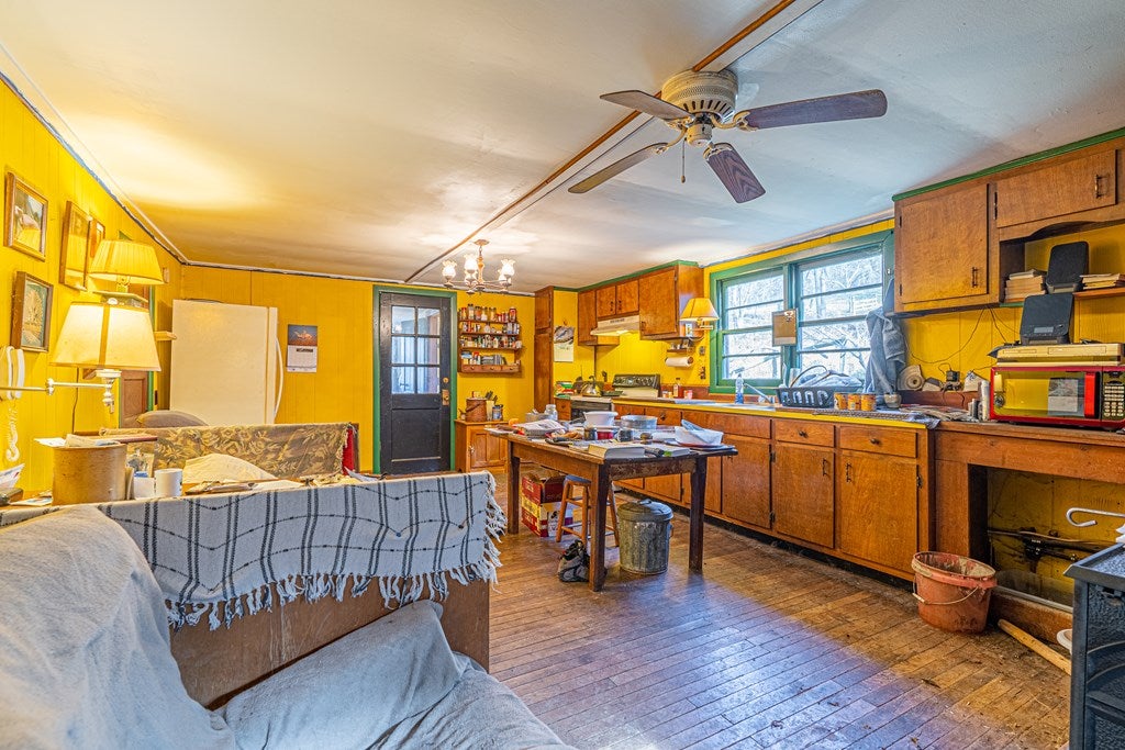 245 J Yates Road Lebanon, VA 24266 - Photo 5 of 74 Gallery Image 5