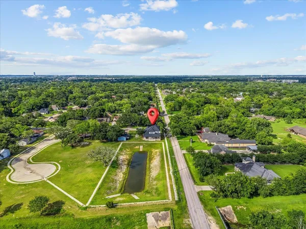 $899,000 | 721 South Kansas Avenue, League City, TX 77573