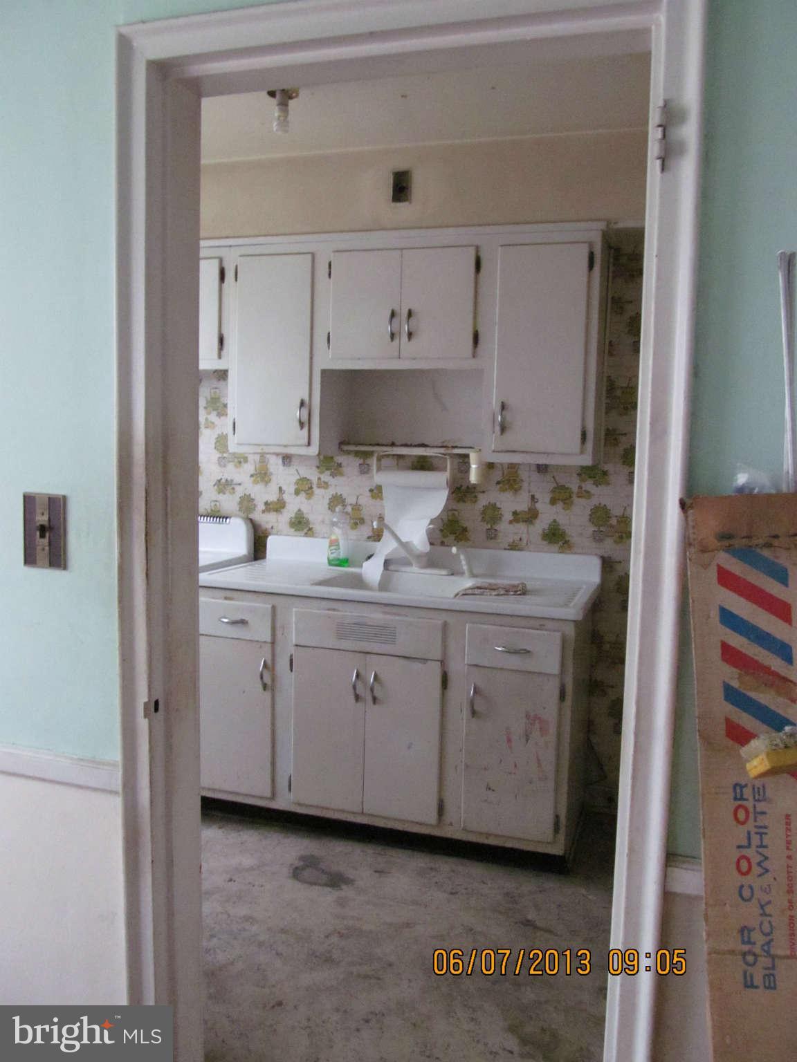 7729 Wynbrook Road Baltimore, MD 21224 - Photo 4 of 15 Kitchen