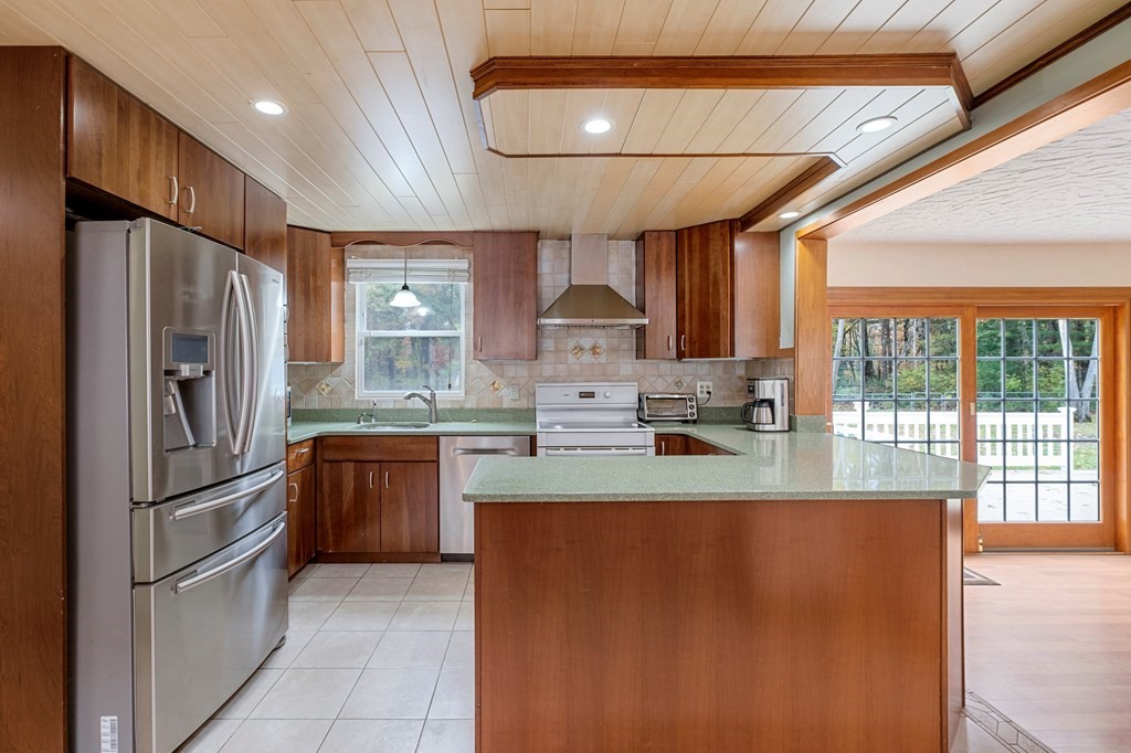 32 Carleton Road Tewksbury, MA 01876 - Photo 29 of 40 Gallery Image 29