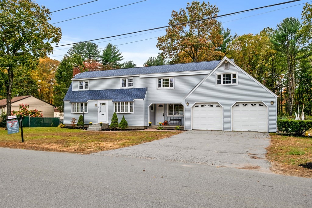 32 Carleton Road Tewksbury, MA 01876 - Photo 3 of 40 Gallery Image 3