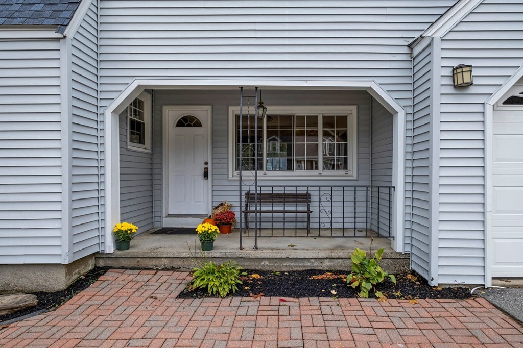 32 Carleton Road Tewksbury, MA 01876 - Photo 6 of 40 Gallery Image 6