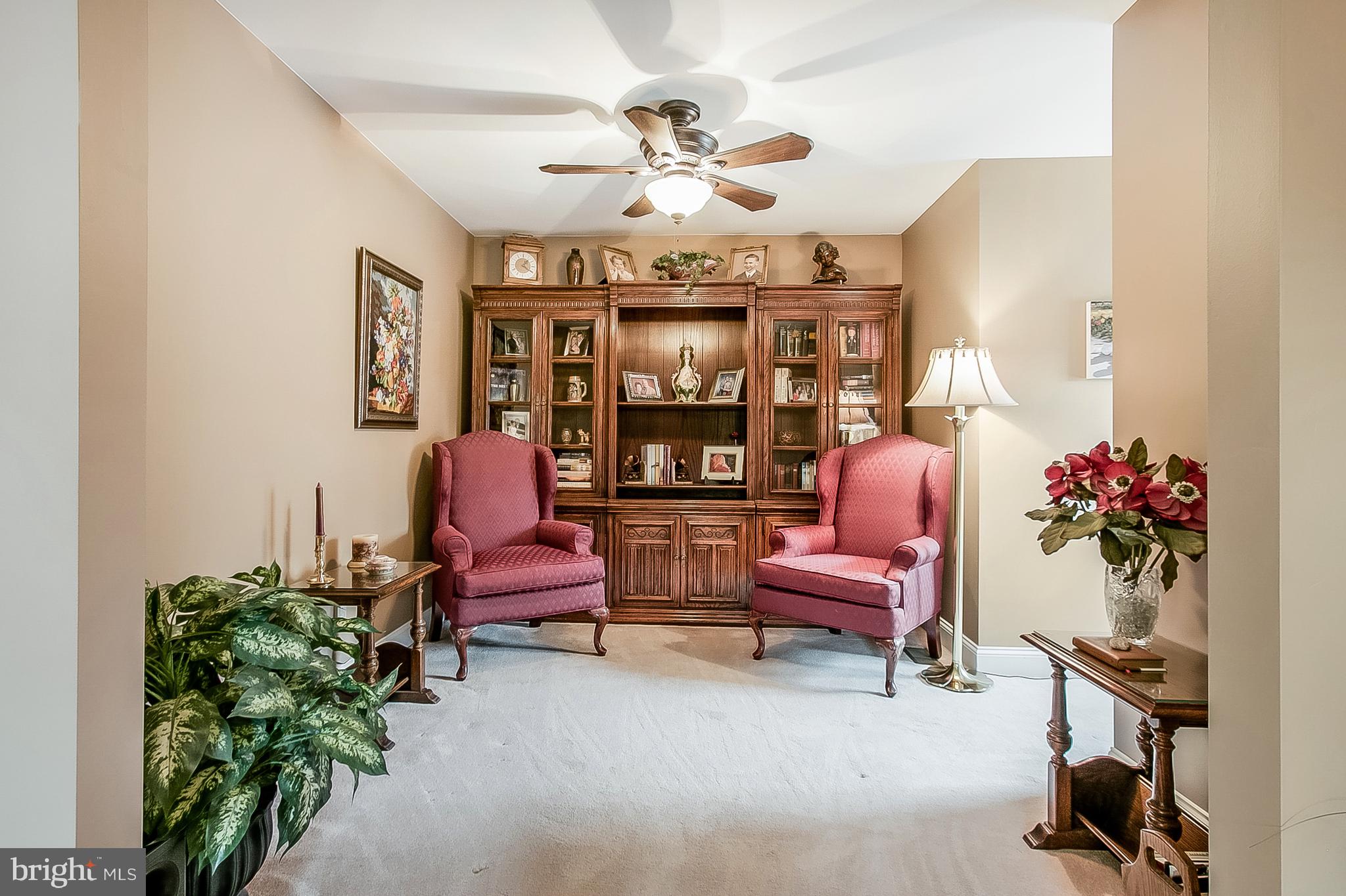 525 Ridgeview Drive Hockessin, DE 19707 - Photo 24 of 57 Spacious Sitting Room Could Be Another Closet!