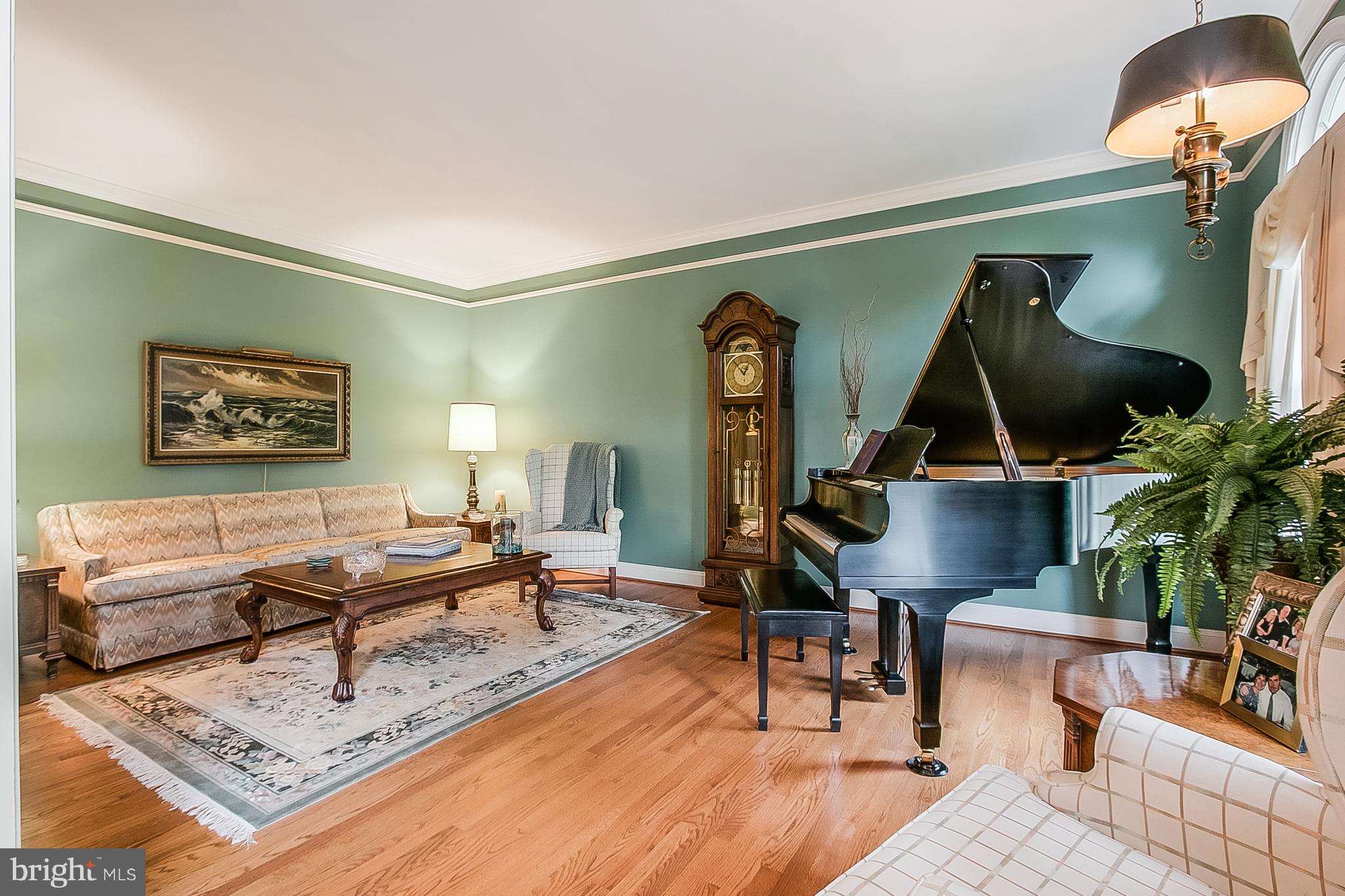 525 Ridgeview Drive Hockessin, DE 19707 - Photo 4 of 57 Spacious Formal Living Room