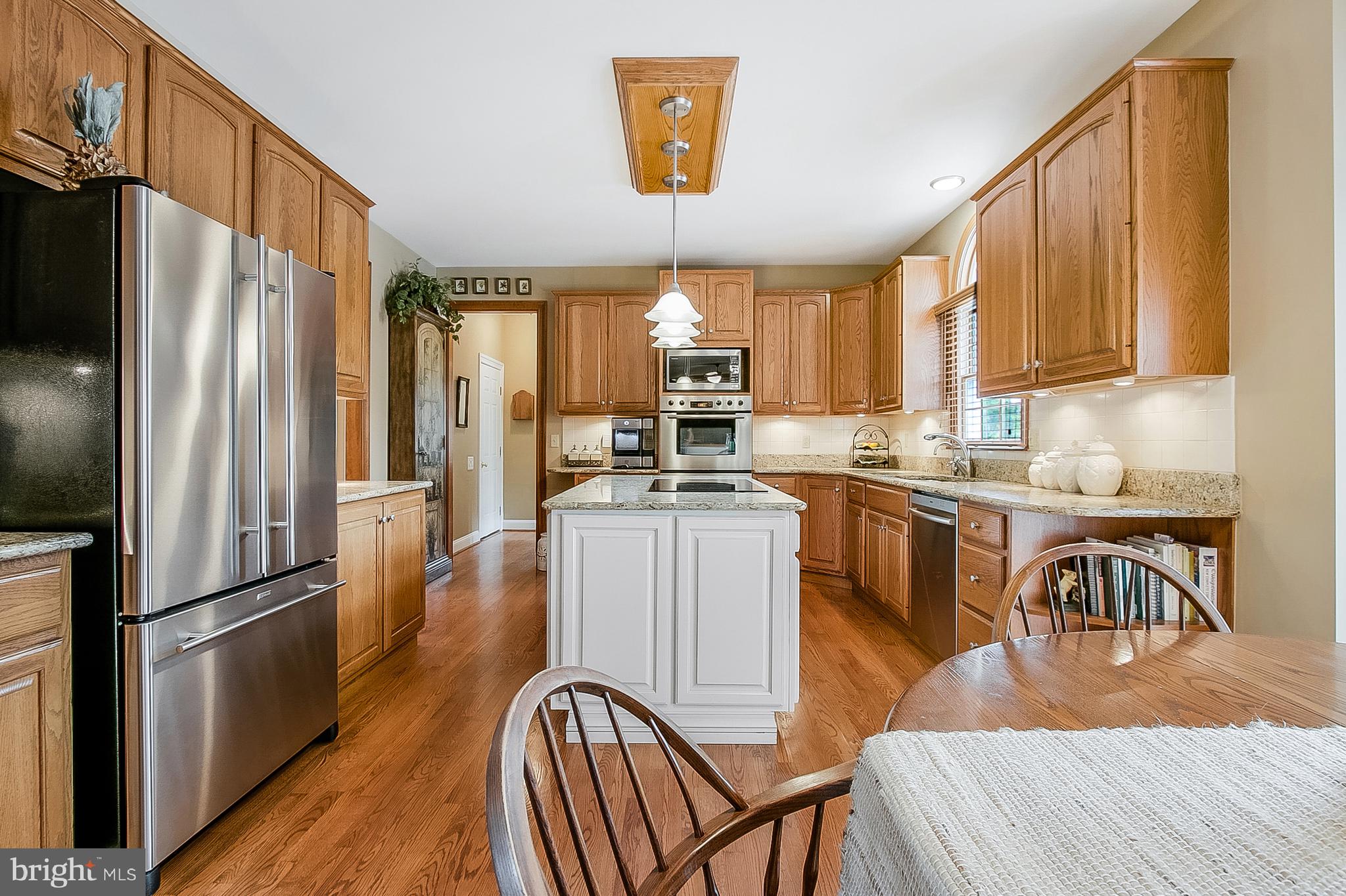 525 Ridgeview Drive Hockessin, DE 19707 - Photo 10 of 57 Great Kitchen w/Island, Granite & SS Appliances