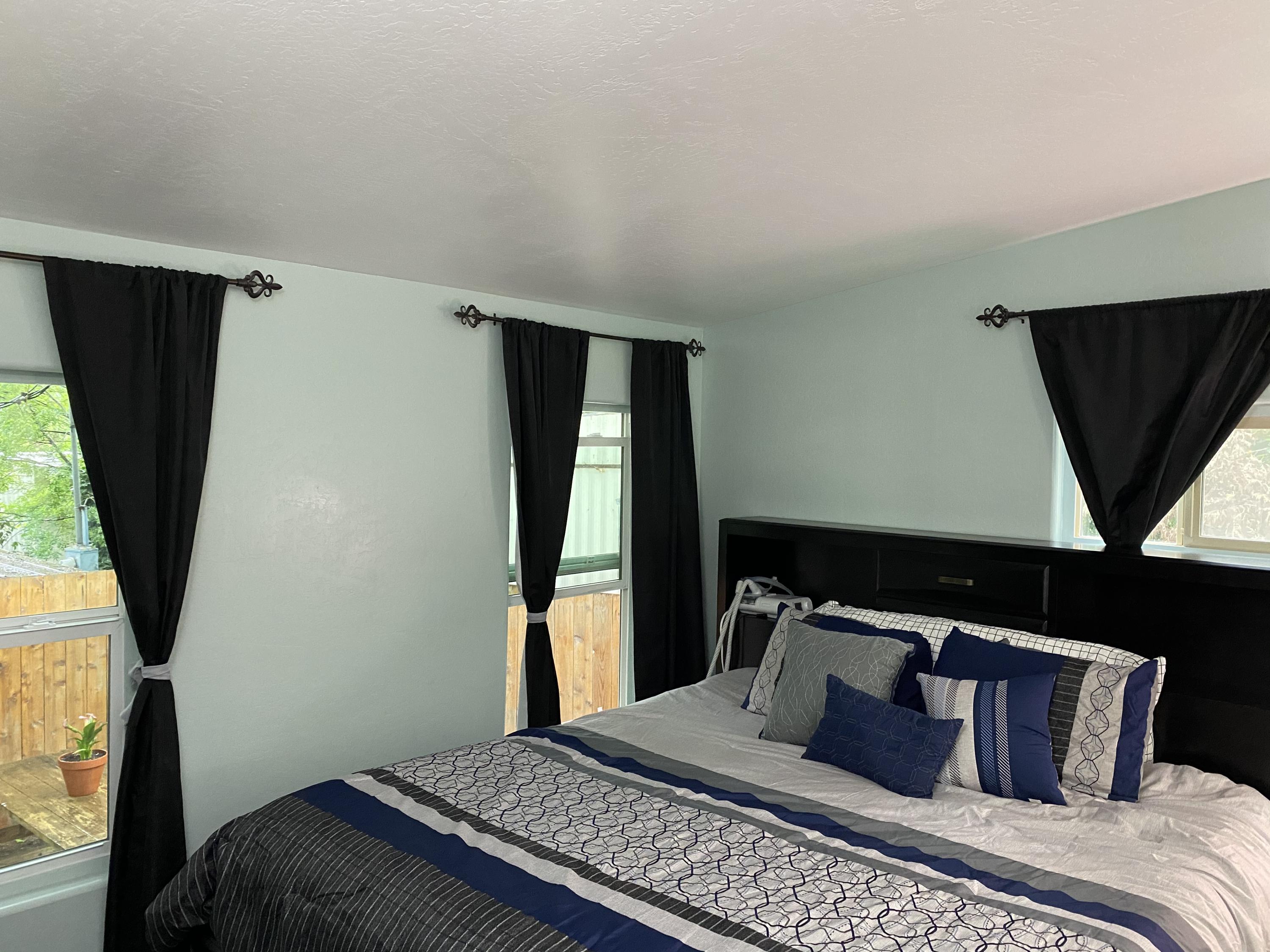 939 South Valley Road, Unit 10 Ashland, OR 97520 - Photo 9 of 23 Master Bedroom