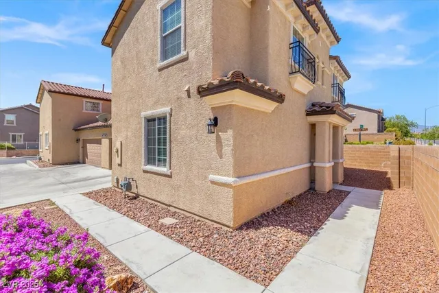 $389,900 | 9860 Twilight Walk Avenue, Las Vegas, NV 89149