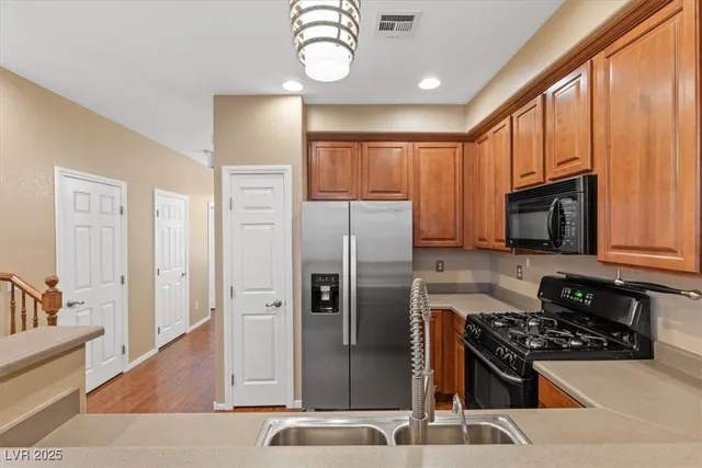 $389,900 | 9860 Twilight Walk Avenue, Las Vegas, NV 89149