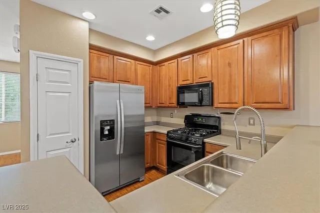 $389,900 | 9860 Twilight Walk Avenue, Las Vegas, NV 89149