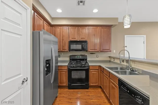 $389,900 | 9860 Twilight Walk Avenue, Las Vegas, NV 89149