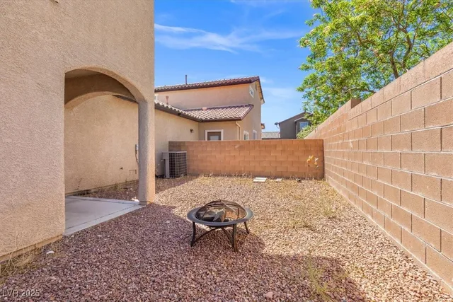 $389,900 | 9860 Twilight Walk Avenue, Las Vegas, NV 89149