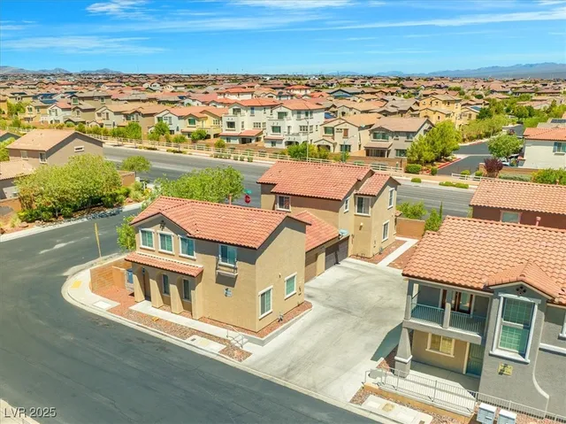 $389,900 | 9860 Twilight Walk Avenue, Las Vegas, NV 89149