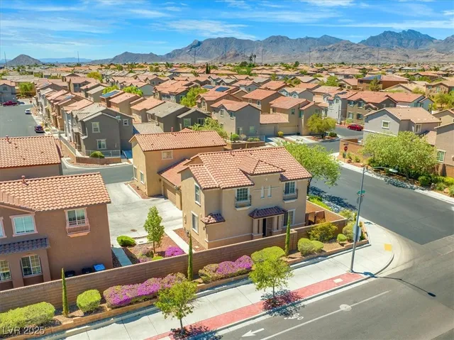 $389,900 | 9860 Twilight Walk Avenue, Las Vegas, NV 89149