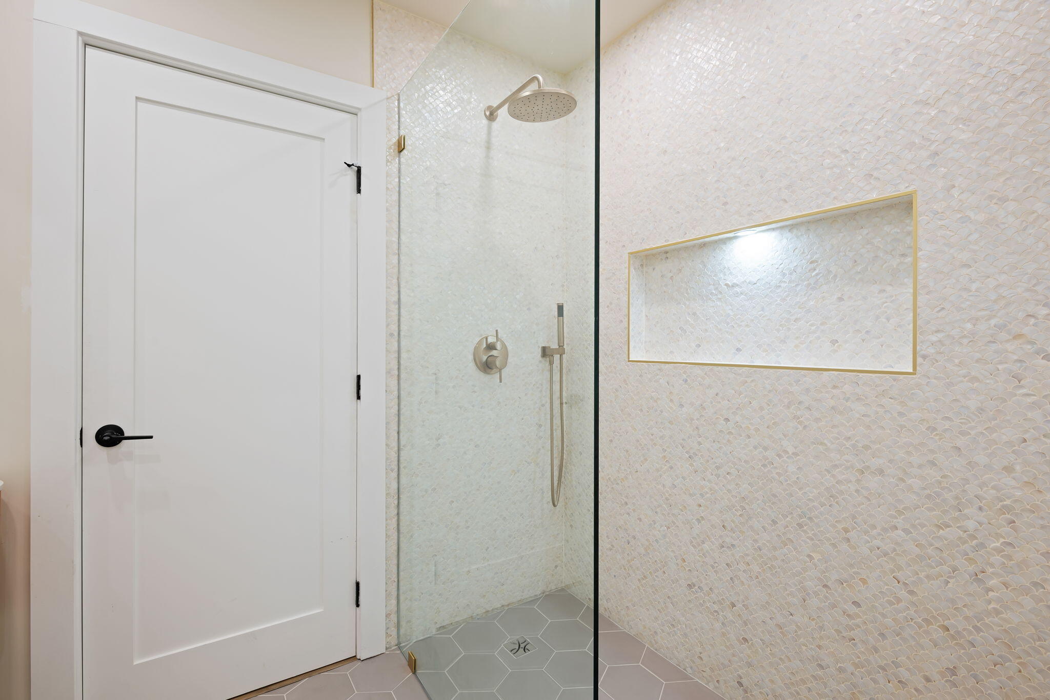 5161 7th Street Carpinteria, CA 93013 - Photo 21 of 29 Custom Tile Work