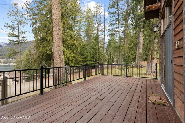 $990,000 | 23 West Bay Wood Lane, Hope, ID 83836