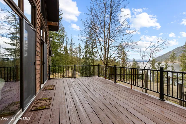 $990,000 | 23 West Bay Wood Lane, Hope, ID 83836