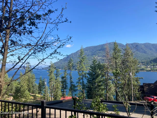 $990,000 | 23 West Bay Wood Lane, Hope, ID 83836