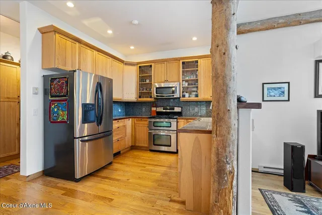 $990,000 | 23 West Bay Wood Lane, Hope, ID 83836