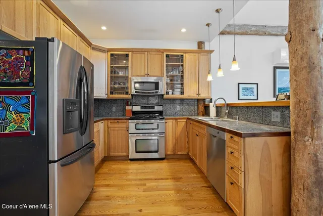 $990,000 | 23 West Bay Wood Lane, Hope, ID 83836