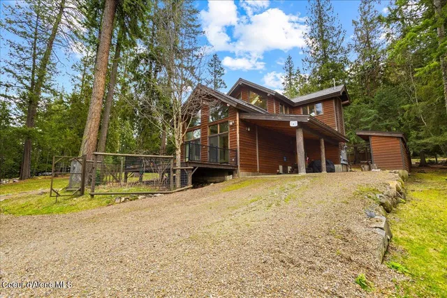 $990,000 | 23 West Bay Wood Lane, Hope, ID 83836
