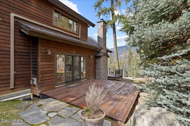 $990,000 | 23 West Bay Wood Lane, Hope, ID 83836