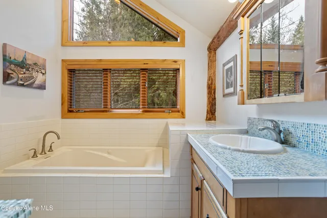 $990,000 | 23 West Bay Wood Lane, Hope, ID 83836