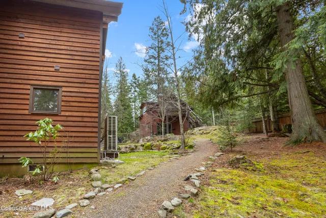 $990,000 | 23 West Bay Wood Lane, Hope, ID 83836