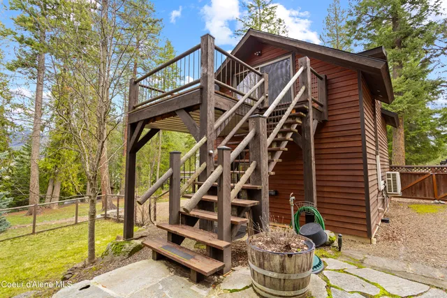 $990,000 | 23 West Bay Wood Lane, Hope, ID 83836