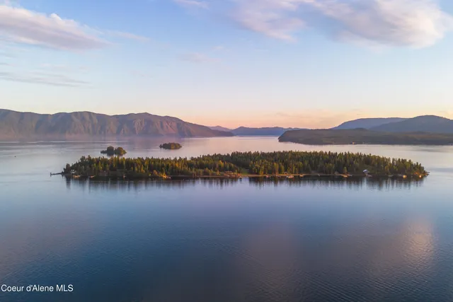 $990,000 | 23 West Bay Wood Lane, Hope, ID 83836