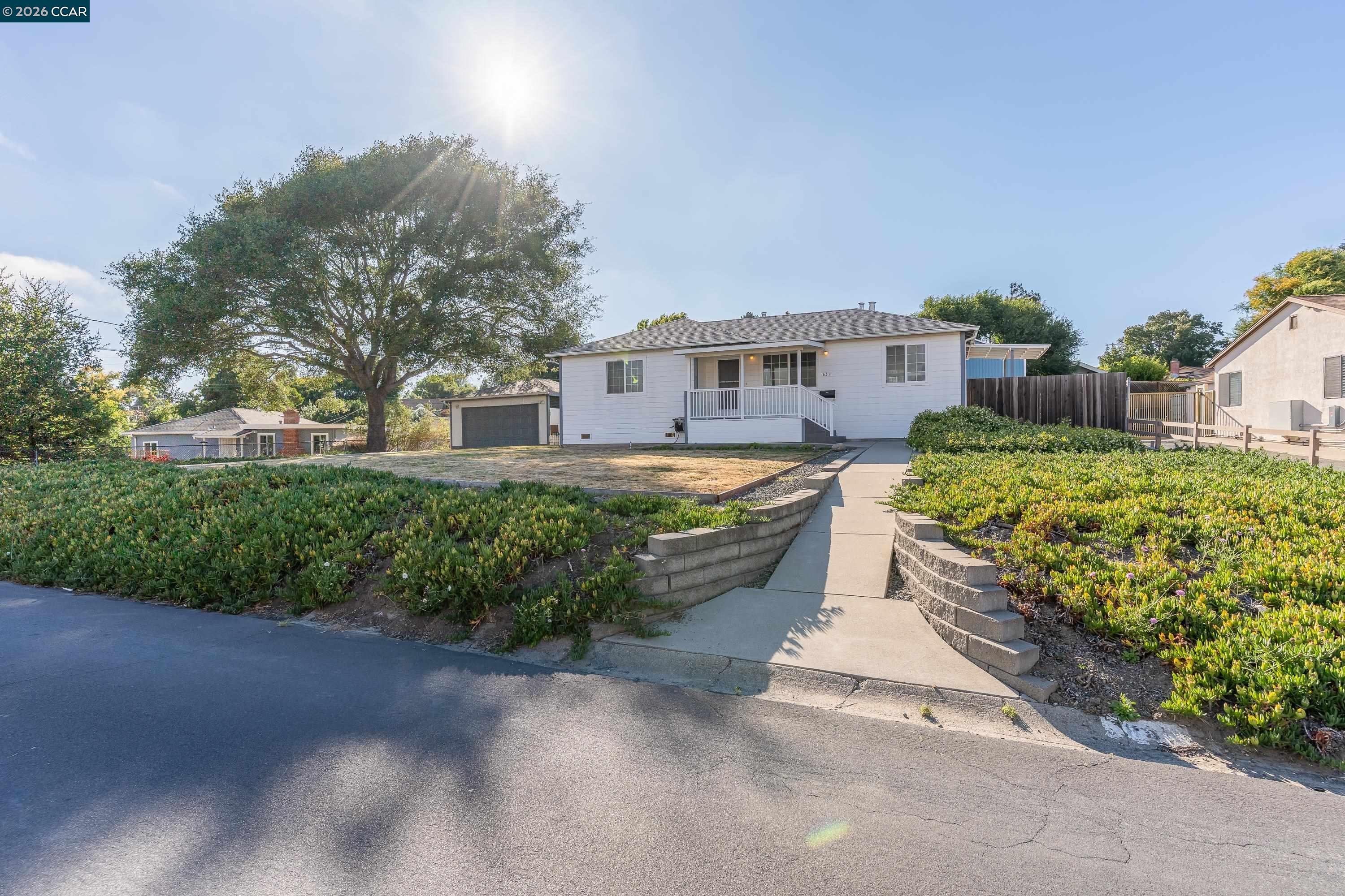 831 Fulton Way El Sobrante, CA 94803 - Photo 3 of 62