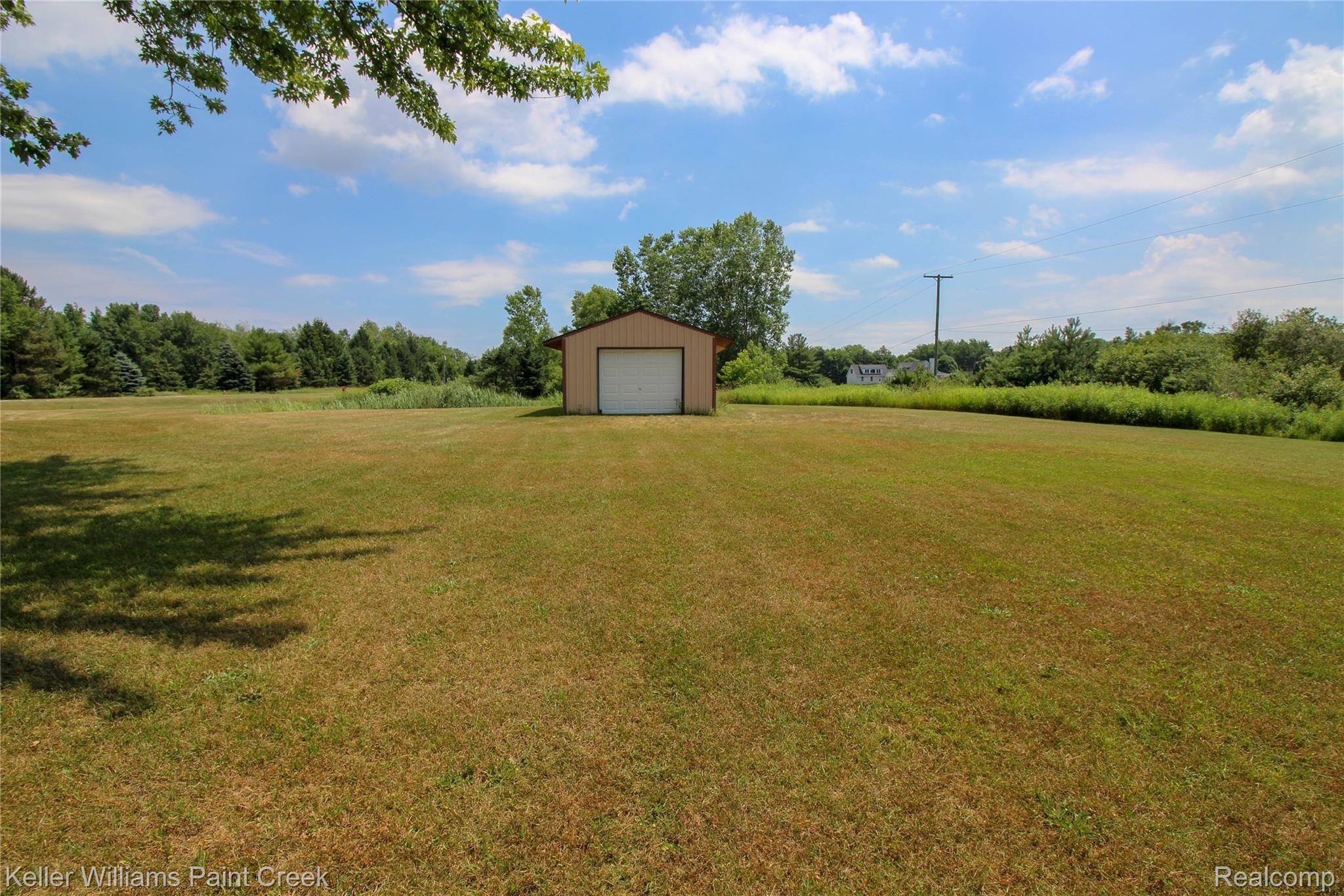 775 South Hurd Road Oxford, MI 48371 - Photo 24 of 30 775 S Hurd-21.jpg