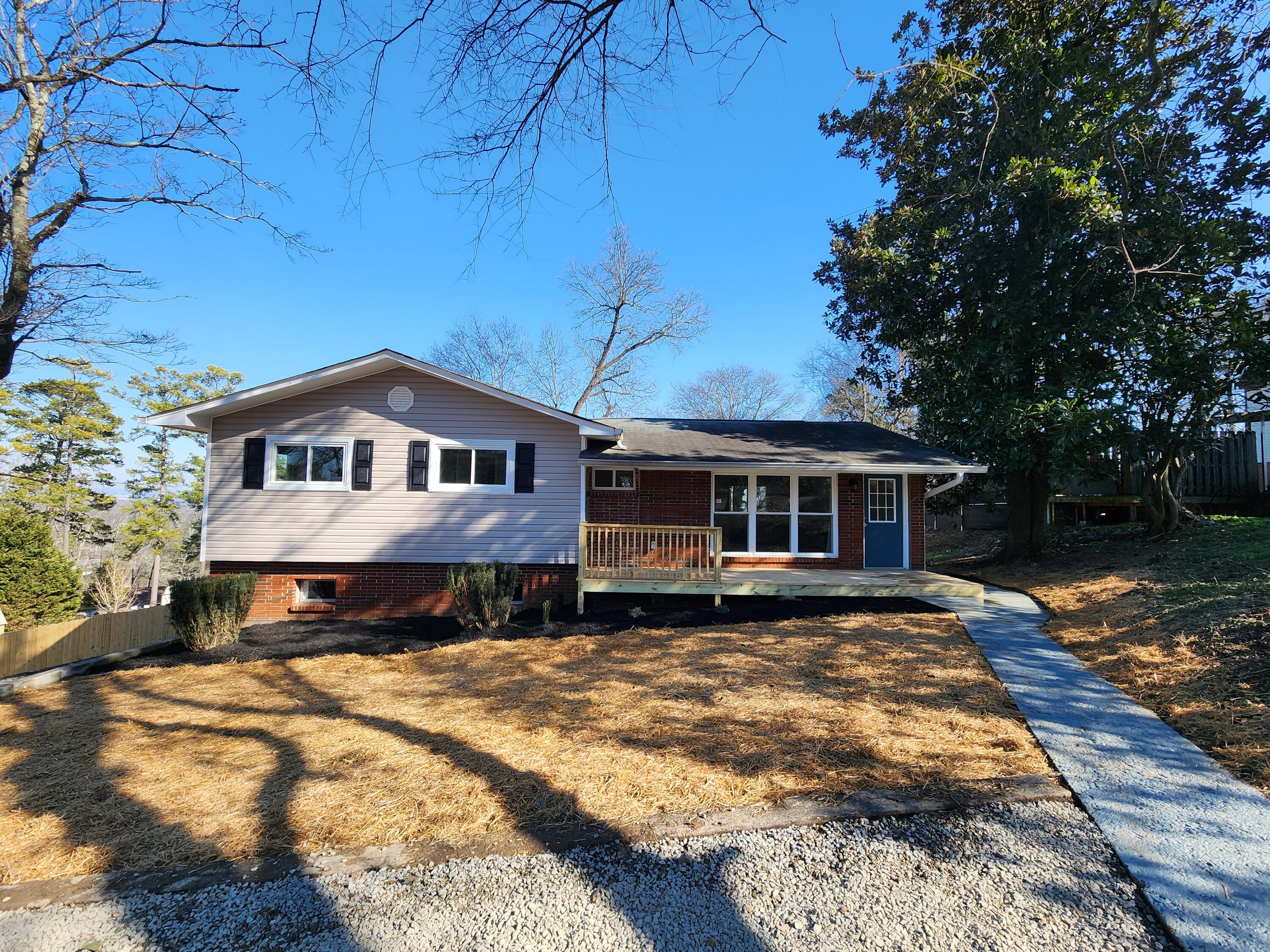 317 Signal Drive Rossville, GA 30741 - Photo 3 of 33 28222184-76b2-4f4b-9d23-5b8c0662e385-1_a