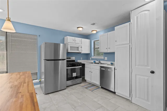 $1,299 | 7316 Overton Street, Unit B, Hitchcock, TX 77563