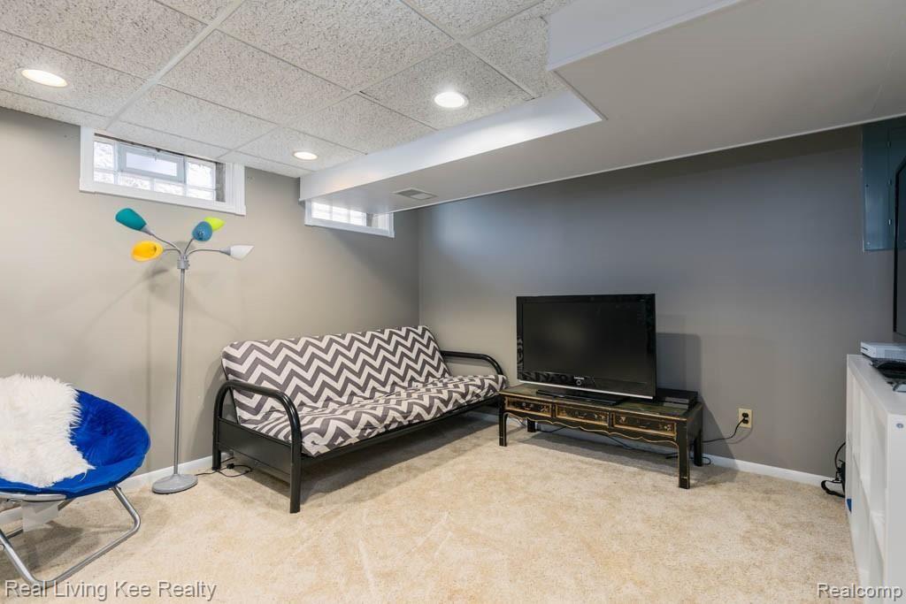 658 Spartan Drive Rochester Hills, MI 48309 - Photo 37 of 43