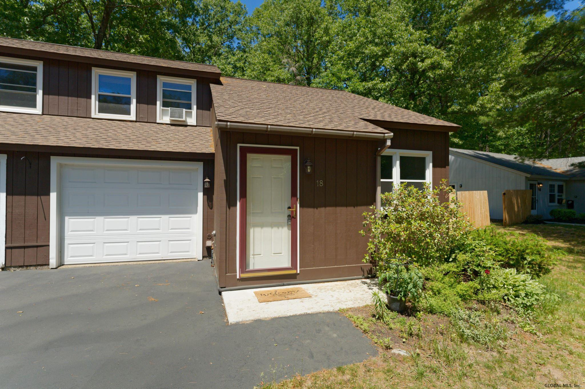 18 Wake Robin Road Malta, NY 12020 - Photo 1 of 28 Photo 1
