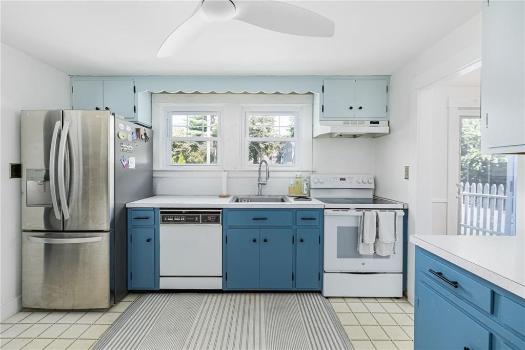 16 Reed Street Tiverton, RI 02878 - Photo 11 of 38