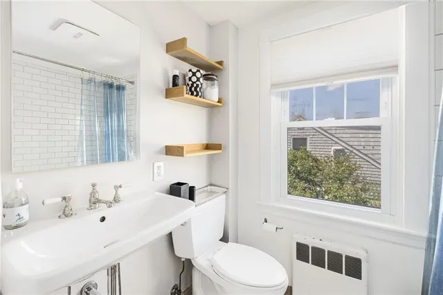 $3,800 | 16 Reed Street, Tiverton, RI 02878