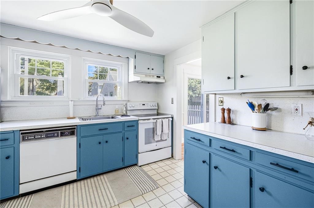 16 Reed Street Tiverton, RI 02878 - Photo 9 of 38